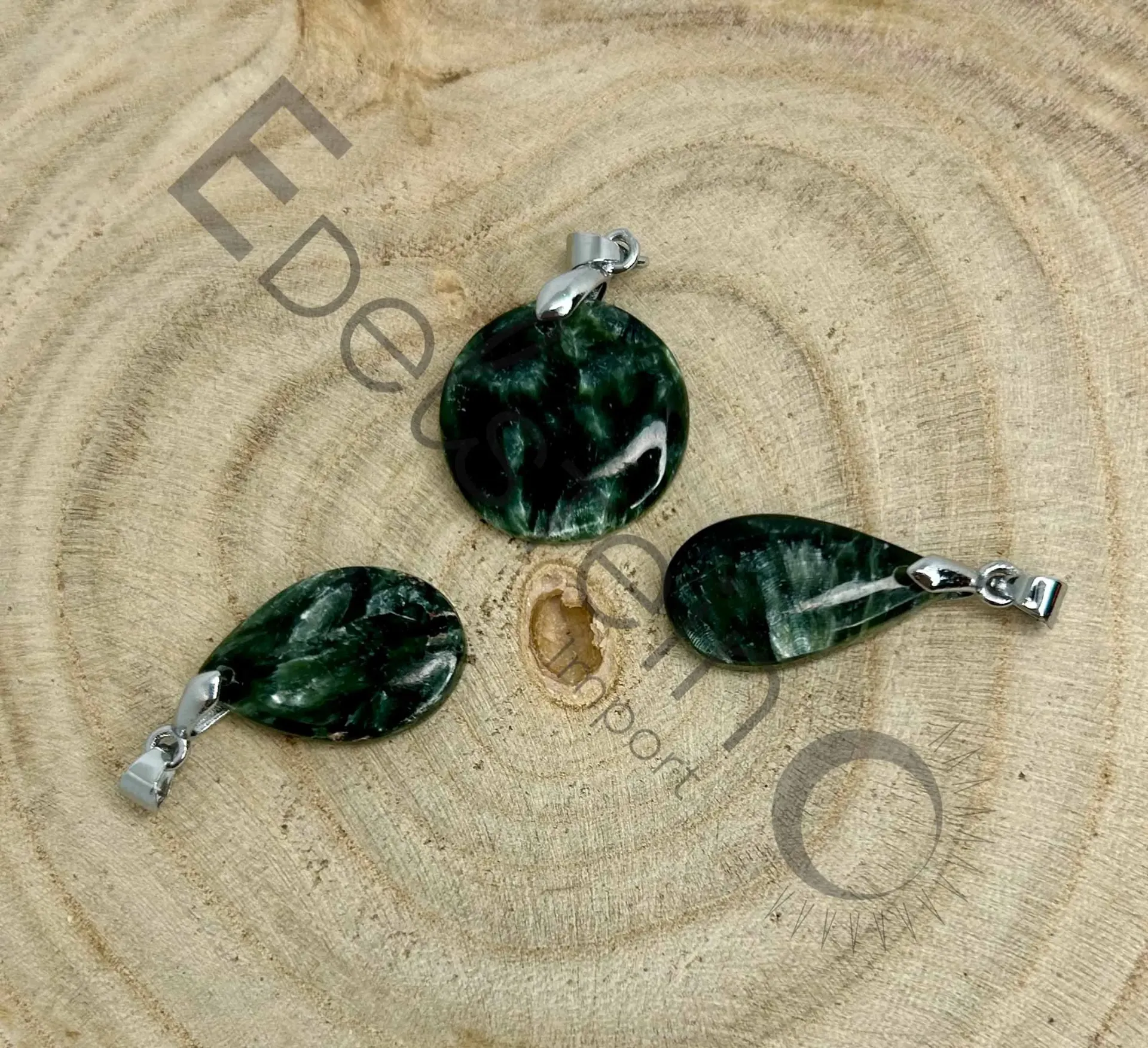 [PEN-SERA-S] Pendentif Séraphinite - Pierres naturelles Taille S – Grossiste minéraux