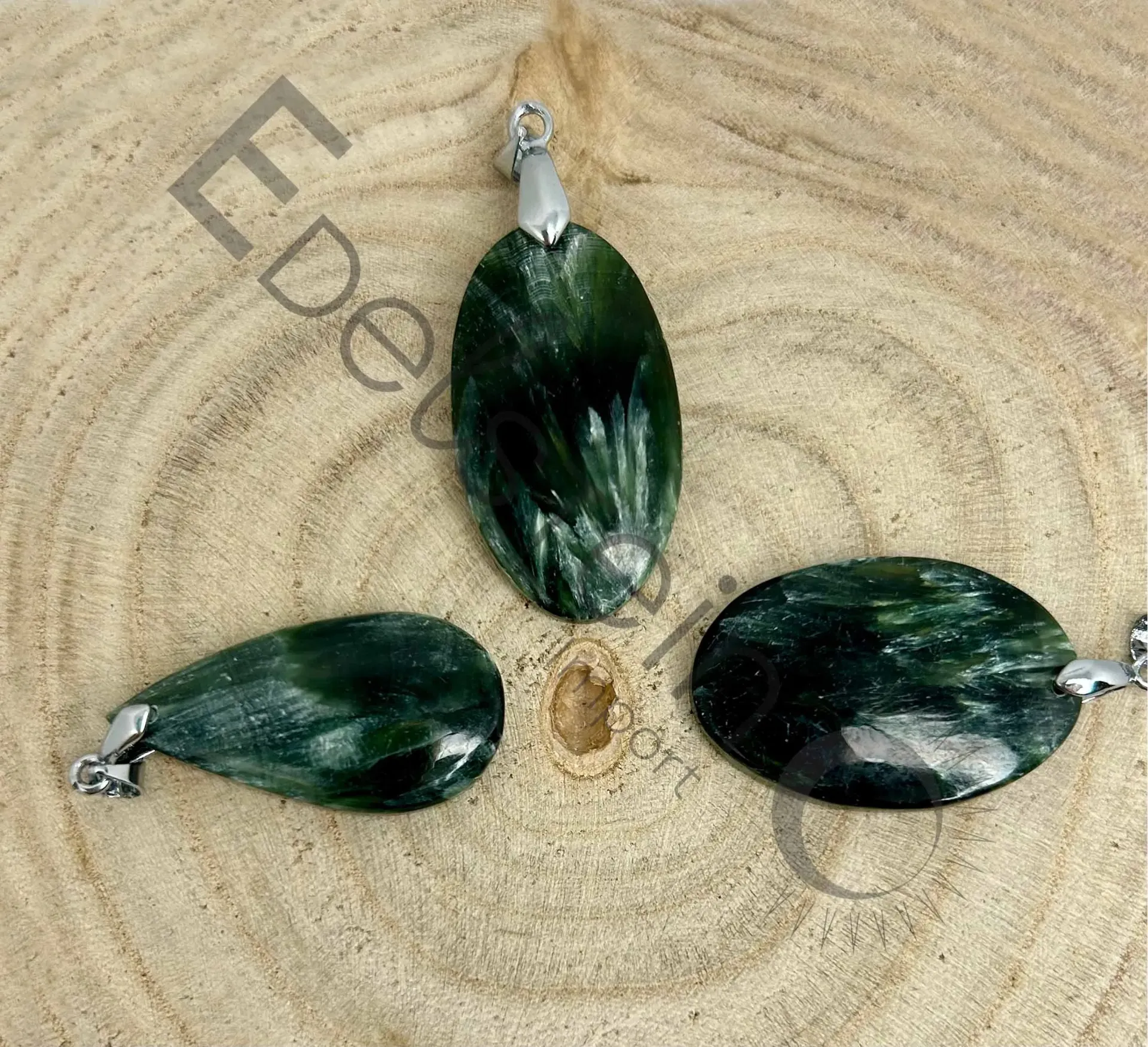 [PEN-SERA-L] Pendentif Séraphinite - Pierres naturelles Taille L – Grossiste minéraux