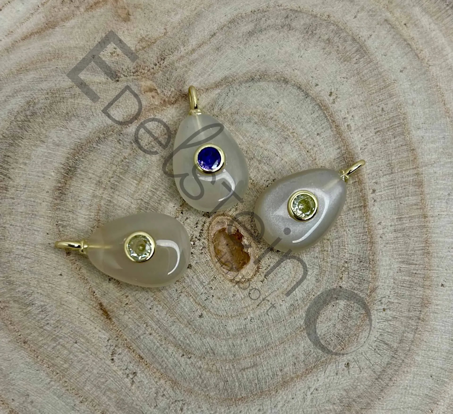 Pendentif Pierre de Lune Goutte avec Lapis Lazuli incrusté - Pierres naturelles Taille S – Grossiste minéraux